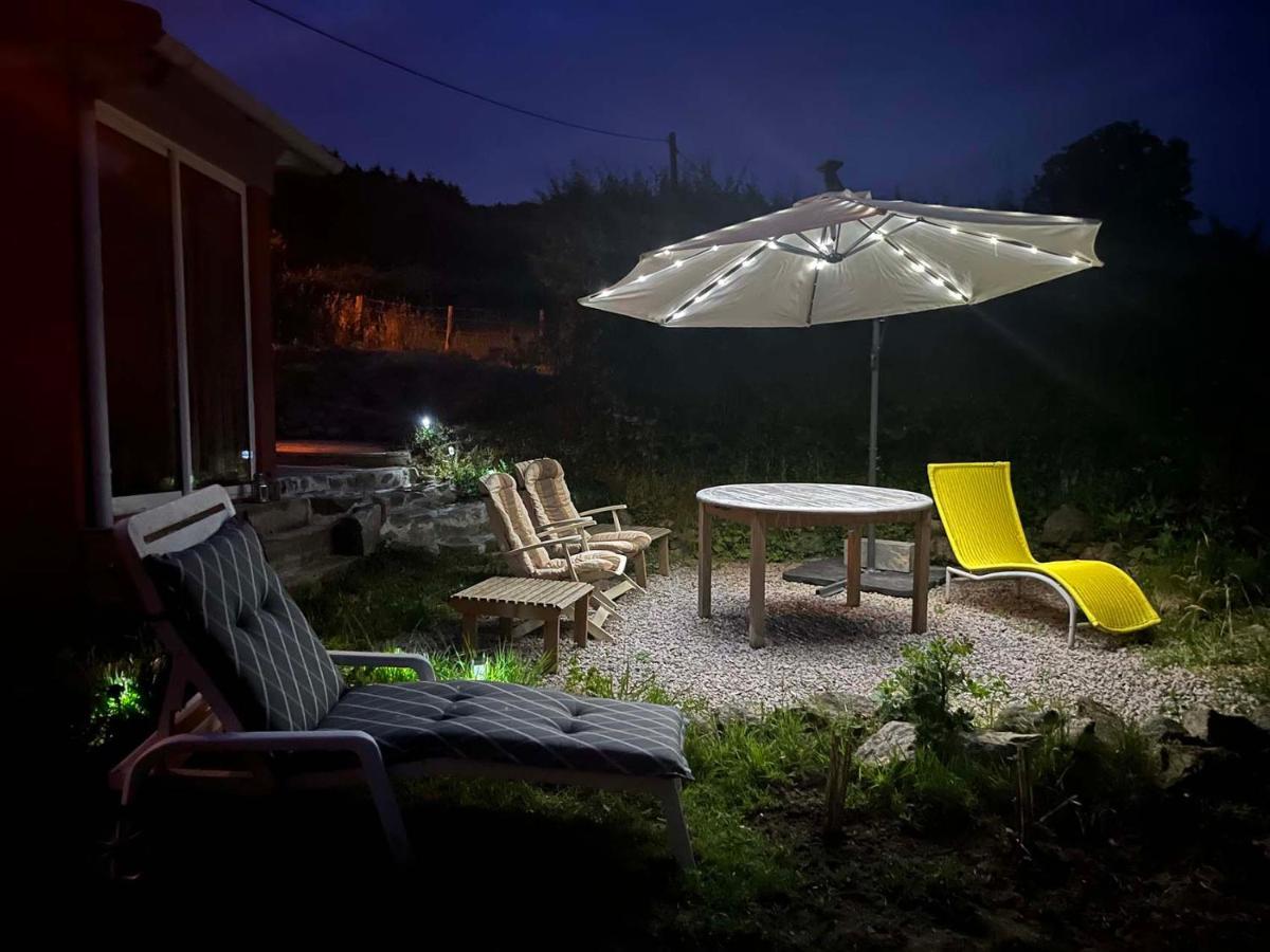 Maison Independante Pour 2 Tout Inclus Tiny House For 2 All Included Teilhet  Экстерьер фото